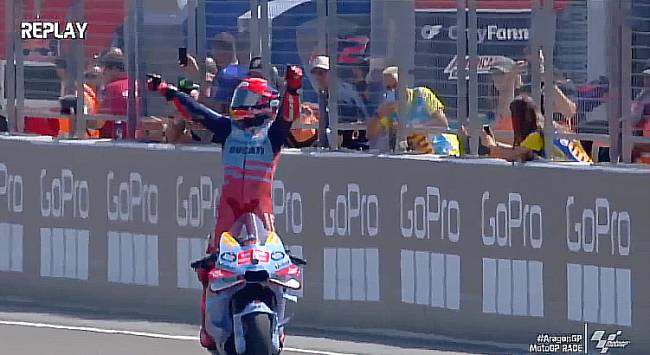 Marc Marquez garang berjaya di Aragon. (Screenshot: @MotoGP.Live)