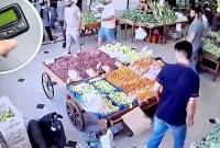 Insiden ledakan pager yang diduga dilakukan Israel di perbatasan Lebanon. foto inzet: ilustrasi pager. (Foto: CNNIndonesia/iStockphoto)