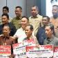 Gubernur Kalteng Sugianto Sabran bersama jajaran menyerahkan berbagai program bantuan maupun dukungan terhadap peningkatan kesejahteraan masyarakat. (Dok ANTARA/HO-Biro Adpim Pemprov Kalteng)