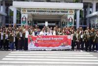 Pelepasan keberangkatan Kontingen Holyland Pemprov Kalteng Gelombang I berjumlah 100 orang, Palangka Raya, Jumat (25/10/2024). (ANTARA/HO-Diskominfosantik Kalteng)