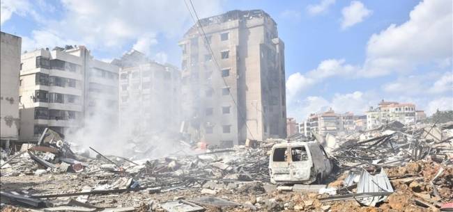 Serangan udara Israel di Beirut Selatan. (Foto AA)
