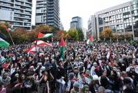 Hampir 32 ribu orang turun ke jalan di ibu kota Belgia, Brussels, pada Minggu (20/10/2024) lalu menuntut gencatan senjata segera di Gaza dan Lebanon. (anews.com.tr)