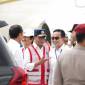 Kepala Badan Bank Tanah Parman Nataatmadja bersama Menhub Budi Karya Sumadi ketika menyambut Presiden Jokowi yang mendarat di Bandara Nusantara di Kabupaten Penajam Paser Utara, Provinsi Kalimantan Timur (ANTARA/HO-dokumen Badan Bank Tanah)