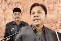 Sekretaris Daerah Provinsi Kalimantan Selatan (Sekda Kalsel) Roy Rizali Anwar usai mengikuti Rapat Paripurna DPRD Provinsi Kalsel di Banjarmasin, Rabu (16/10/2024). (ANTARA/Syamsuddin Hasan)

