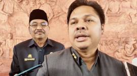 Sekretaris Daerah Provinsi Kalimantan Selatan (Sekda Kalsel) Roy Rizali Anwar usai mengikuti Rapat Paripurna DPRD Provinsi Kalsel di Banjarmasin, Rabu (16/10/2024). (ANTARA/Syamsuddin Hasan)

