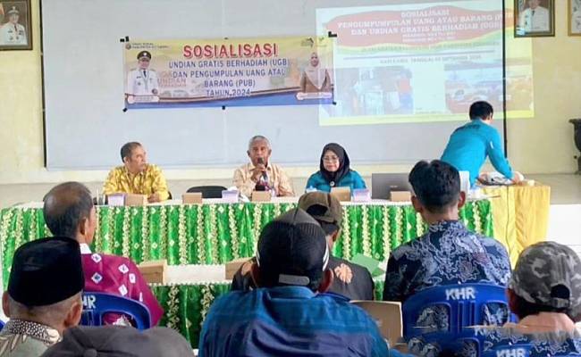 Sejumlah masyarakat mengikuti kegiatan sosialisasi Dinas Sosial Provinsi Kalimantan Selatan terkait pengawasan undian gratis berhadiah, serta pengumpulan uang dan barang di Banjarmasin, Rabu (16/10/2024). (ANTARA/HO-Dinsos Kalsel)
