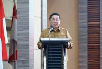 Wali Kota Banjarmasin H Ibnu Sina saat membuka sosialisasi kewaspadaan dini masyarakat jelang Pilkada tahun 2024 yang diikuti unsur masyarakat dan kepolisian, TNI, KPU dan Bawaslu di Aula Kayuh Baimbai Balaikota Banjarmasin, Senin (21/10/2024). (ANTARA/HO-Humas Pemkot Banjarmasin)