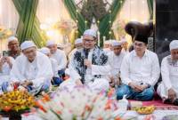 Semua membaur dan duduk berdampingan dengan para ulama dan habaib. peringati  haul ke-179 Mufti Syekh H. Muhammad Arsyad bin Mufti Syekh H. M. As'ad Al Banjari (Datu Lamak). pada Rabu (2/10/2024) malam. (SuarIndonesia/Ist)