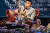 Tablig Akbar Kiayi Anza, sebutan populer KH Anwar Zahid, penceramah kondang asal Bojonegoro, Jawa Timur di Lapangan Sari Utama, Desa Sari Utama, Jum'at (4/10/2024) (SuarIndonesia/Ist)