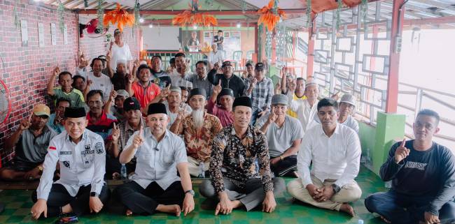Tekad itu digemakan nelayan usai bertatap wajah dan mendengarkan paparan visi misi Cawabup H. Bahsanuddin di Mini Resto Beach Green Orange Desa Pejala, Rabu (9/10/2024) (SuarIndonesia/Ist)