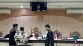 Perkara terdakwa Mantan Kepala Desa Batalas Kecamatan Candi Laras Utara Tapin, Saidan Arisandi, pada sidang lanjutan, Kamis (10/10) di Pengadilan Tindak Pidana Korupsi Banjarmasin. (SuarIndonesia/HD)