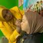 Pelatihan make up di Desa Teluk Karya. (Sumber : Balangan)