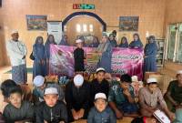 Penyaluran bantuan kepada Yayasan Panti Asuhan Nurul Yaqin Inan oleh GOW Balangan.(Foto :Mc.Balangan)