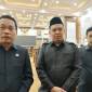 Bupati Balangan, Abdul Hadi bersama Ketua DPRD Balangan, Ahsani Fauzan saat di wawancarai awak media.(Foto :Mc.Palngka Raya)
