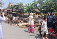 kebakaran di Jalan Bandarmasih Komplek DPR RT 26 RW 15 Banjarmasin Barat, menghanguskan dua buah rumah, satu buah rumah bedakan empat pintu, tiga buah sepeda motor rusak parah dan satunya rusak ringan, Senin (28/10/2024) dinihari. (SuarIndonesia/DO)