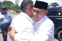 H Rusli-Syairi saat menghadiri undangan resmi agenda syukuran PT Bakti Ermas Mulia (BEM) di Desa Magalau Hulu, Kecamatan Kelumpang Barat, Selasa (22/10/2024) (SuarIndonesia/Ist)