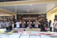 Kosmetik ilegal diungkap jajaran Polres Hulu Sungai Utara (HSU) dan kasusnya digelar Selasa (29/10/2024) (SuarIndonesia/ZS)