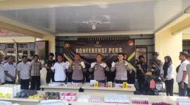 Kosmetik ilegal diungkap jajaran Polres Hulu Sungai Utara (HSU) dan kasusnya digelar Selasa (29/10/2024) (SuarIndonesia/ZS)