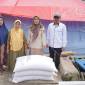 DKP3 Balangan salurkan beras CPP untuk korban kebakaran di Desa Buntu Karau. (SuarIndonesia/Mc.Balangan