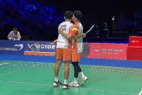 Fajar Alfian/Muhammad Rian Ardianto meraih tiket semifinal Denmark Open 2024 setelah menggebuk pasangan Inggris Ben Lane/Sean Vendy dua set langsung 21-15, dan 21-19. (Screenshot: @BWF TV))
