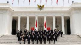 
Jajaran Wakil Menteri Kabinet Merah Putih yang baru dilantik berfoto bersama usai pelantikan wakil menteri Kabinet Merah Putih di Istana Merdeka, Jakarta, Senin (21/10/2024). Presiden Prabowo Subianto melantik 56 wakil menteri Kabinet Merah Putih periode 2024-2029. (ANTARA FOTO/Hafidz Mubarak A)