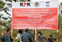 KPK mendampingi Pemprov NTB menertibkan tambang emas ilegal yang beroperasi di Dusun Lendek Bare, Sekotong, Lombok Barat. (Dok KPK)