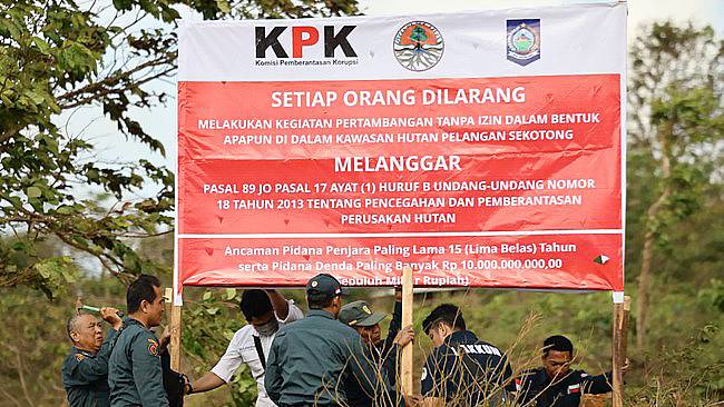 KPK mendampingi Pemprov NTB menertibkan tambang emas ilegal yang beroperasi di Dusun Lendek Bare, Sekotong, Lombok Barat. (Dok KPK)