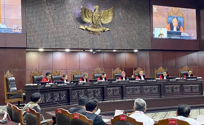 
Suasana sidang pengucapan putusan Perkara Nomor 168/PUU-XXI/2023 di Ruang Sidang Pleno Mahkamah Konstitusi, Jakarta, Kamis (31/10/2024). (ANTARA/Fath Putra Mulya)