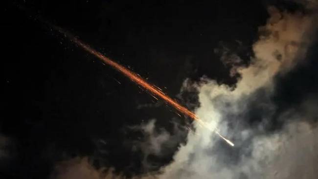 Serangan rudal Iran ke Israel. (BBC World)