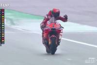 Francesco Bagnaia menjuarai MotoGP Thailand 2024. (Screenshot: @MotoGP.Live)