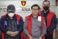 Tiga hakim PN Surabaya yang ditangkap Kejaksaan Agung RI: Erintuah Damanik, Mangapul, dan Heru Hanindyo. Tiga hakim PN Surabaya itu ditetapkan jadi tersangka suap terkait pemberian vonis bebas terhadap terdakwa pembunuhan Ronald Tannur. MA mengaku prihatin tiga hakim PN Surabaya jadi tersangka suap terdakwa pembunuhan Ronald Tannur, apalagi gaji hakim baru dinaikkan dua kali lipat. (Arsip Humas Kejaksaan Tinggi Jawa Timur)