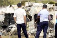 Sejumlah petugas memeriksa bangkai pesawat SAM Air yang jatuh di kawasan sekitar Bandara Panua di Kabupaten Pohuwato, Gorontalo, pada Senin (21/10/2024). (SuarIndonesia/ANTARA/Adiwinata Solihin/aa.