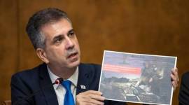 
Menteri Energi Israel Eli Cohen. (Foto: AFP/PIERRE ALBOUY)