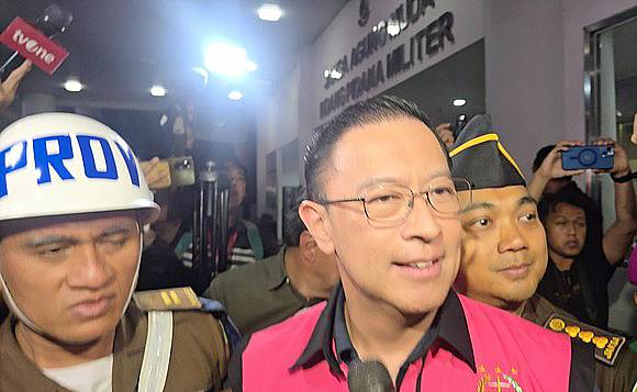 Kejaksaan Agung menetapkan mantan Menteri Perdagangan Thomas Trikasih Lembong sebagai tersangka dalam kasus korupsi penyalahgunaan wewenang impor gula. (CNNIndonesia/Taufiq Hidayatullah)