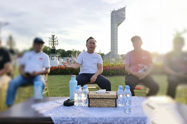 Gubernur Kalteng Sugianto Sabran (tengah). (ANTARA/Muhammad Arif Hidayat)