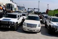 Sejumlah mobil milik mantan Bupati HST , H Abdul Latif, yang sebelumnya disita dan diangkut KPK melaui Pelabuhan Trisakti Banjarmasin. (SuarIndonesia/Repro)