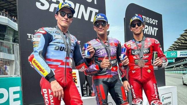 Podium juara Sprint Race MotoGP Malaysia 2024 di Sirkuit Sepang, Sabtu (2/11/2024). (Sreenshot: MOTOGP.Live)