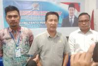 Anggota DPRD Kalsel Bambang Yanto Permono, SE (tengah)