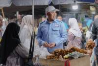 H Bahsanuddin, blusukan ke Pasar Teluk Kepayang. (SuarIndonesia/Ist)