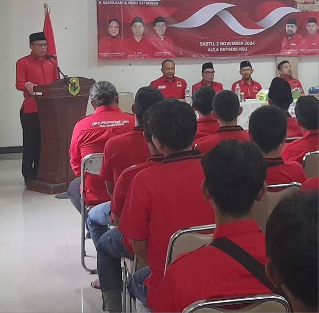 Ketua DPC PDPI HSU Tedy Suryana saat memberikan sambutan dalam Rakercabsus di Amuntai. (SuarIndonesia/RS)