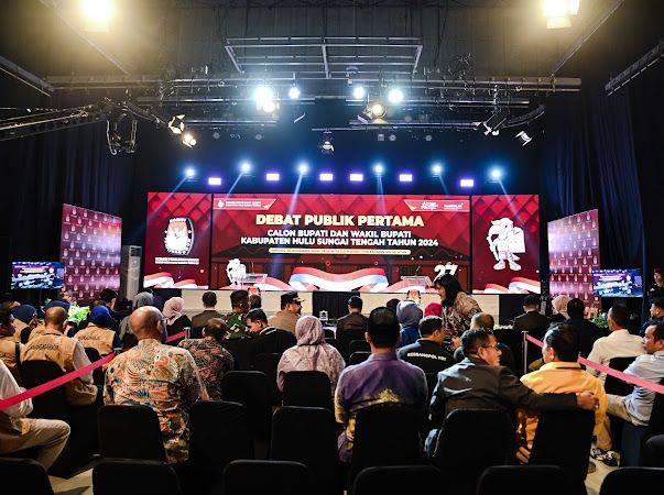 debat perdana Pemilihan Kepala Daerah (Pilkada) yang berlangsung di Studio TVRI Kalsel, pada Minggu (3/11/2024) malam (SuarIndonesia/Ist)