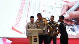 Kapolda Kalsel, Irjen Pol Winarto saat Deklarasi Pilkada Damai 2024 untuk Kabupaten Banjar, di  pada Selasa (5/11/2024) (SuarIdonesia/Ist) 