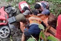 akek bernama Matnor (64), ditemukan oleh warga Jalan Tanjung Berkat Ujung, Banjarmasin Barat, dalam keadaan tak bernyawa (meninggal dunia) dengan tertindih sepeda motor di lumpuran sungai, Rabu (6/11/2024) (SuarIndonesia/DO)