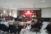 rapat koordinasi persiapan pelaksanaan debat  berlangsung di Kantor Komisi Pemilihan Umum (KPU) Kalsel, Jumat (15/11/2024). (SuarIndonesia/Ist)