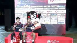 Ganda putra Fajar/Rian menjadi juara Kumamoto Japan Masters 2024 dengan mengalahkan ganda tuan rumah Takuro Hoki/Yugo Kobayashi 21-15, 17-21, 21-17 di Kumamoto Prefectural Gymnasium, Jepang, Minggu (17/11/2024). (Screenshot @BWF TV)
