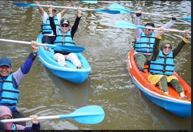 Launching wisata perahu kano  di kawasan Jafri Zam-zam, Kota Banjarmasin, Minggu (24/11/2024). (SuarIndonesia/Ist)