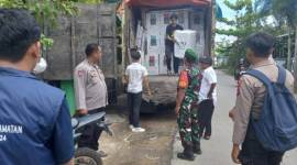 Pendistribusian logistik Pilkada 2024 ke Panitia Pemilihan Kecamatan (PPK), dikawal ketat Polresta Banjarmasin, Senin (25/11/2024) (SuarIndonesia/Ist)