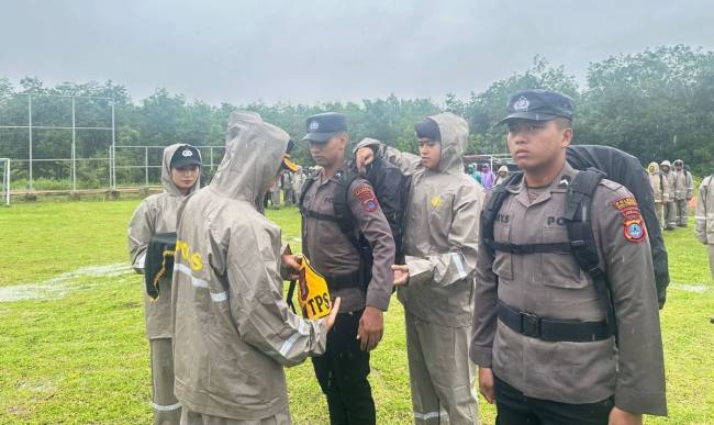 Polres Balangan melaksanakan apel pergeseran pasukan di Pilkada 2024.  (SuarIndoesia/ADV/RJ)