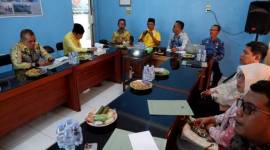 Ketua Komisi II DPRD Provinsi Kalsel, saat kunker ke UPTD PP Batulicin Dinas Kelautan Dan Perikanan Provinsi Kalsel, di Tanbu, Jum’at, (29/11/2024). (SuarIndonesia/Ist)