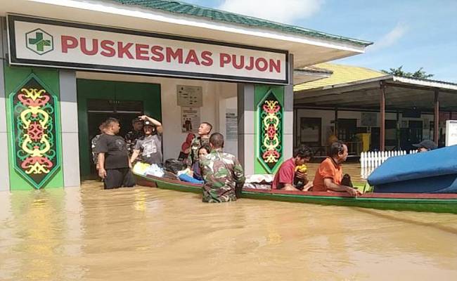 Puskesmas Pujon di Kecamatan Kapuas Tengah, Kabupaten Kapuas, dilanda banjir, Jumat (29/11/2024). (ANTARA/Dokumen Pribadi)
